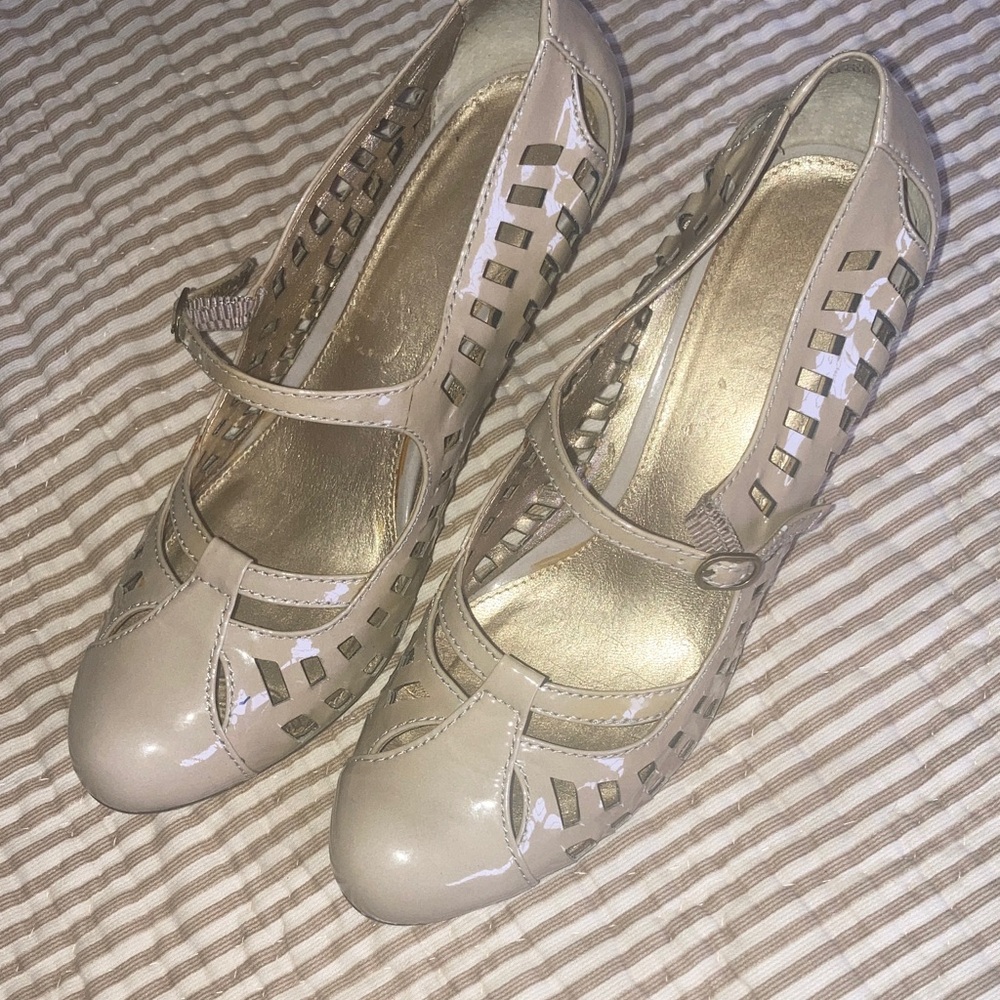 Sam Edelman Beige Cutout Heels